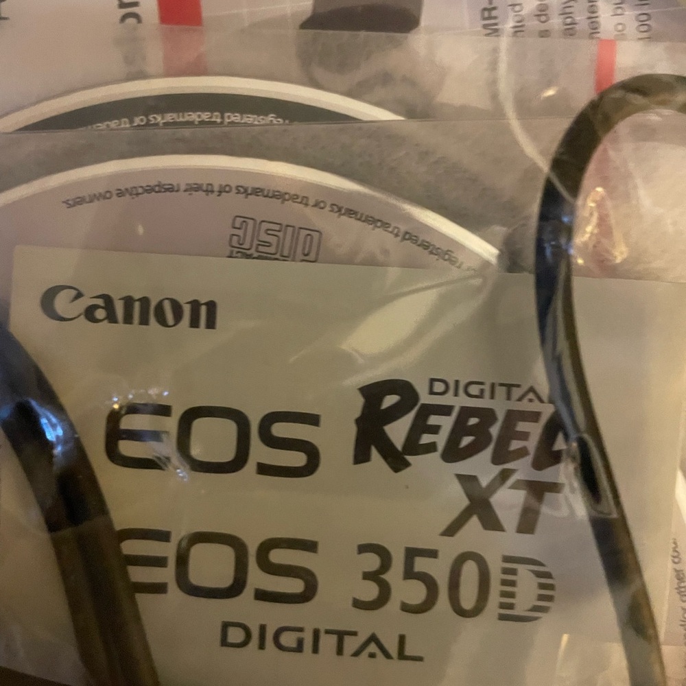 Canon Black Digital Camera with Advanced Features - Picture 8 of 9